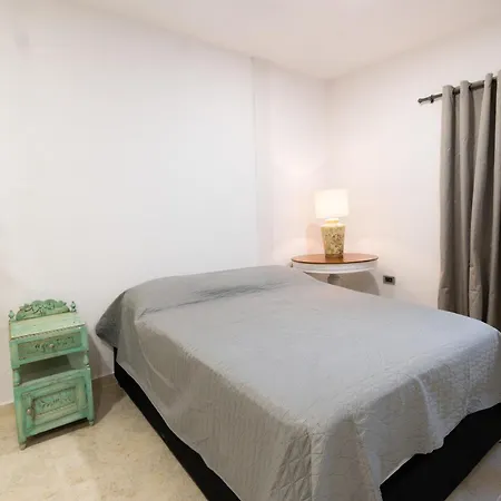 Oasis Colonial Apartment